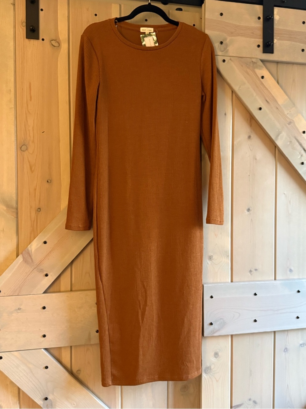 NWT Heart Hips Long Sleeve Ribbed Midi Dress